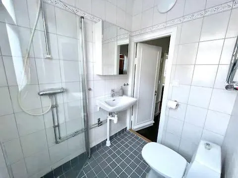 Stockholm Apartment, Hammarbyhojden 0*,